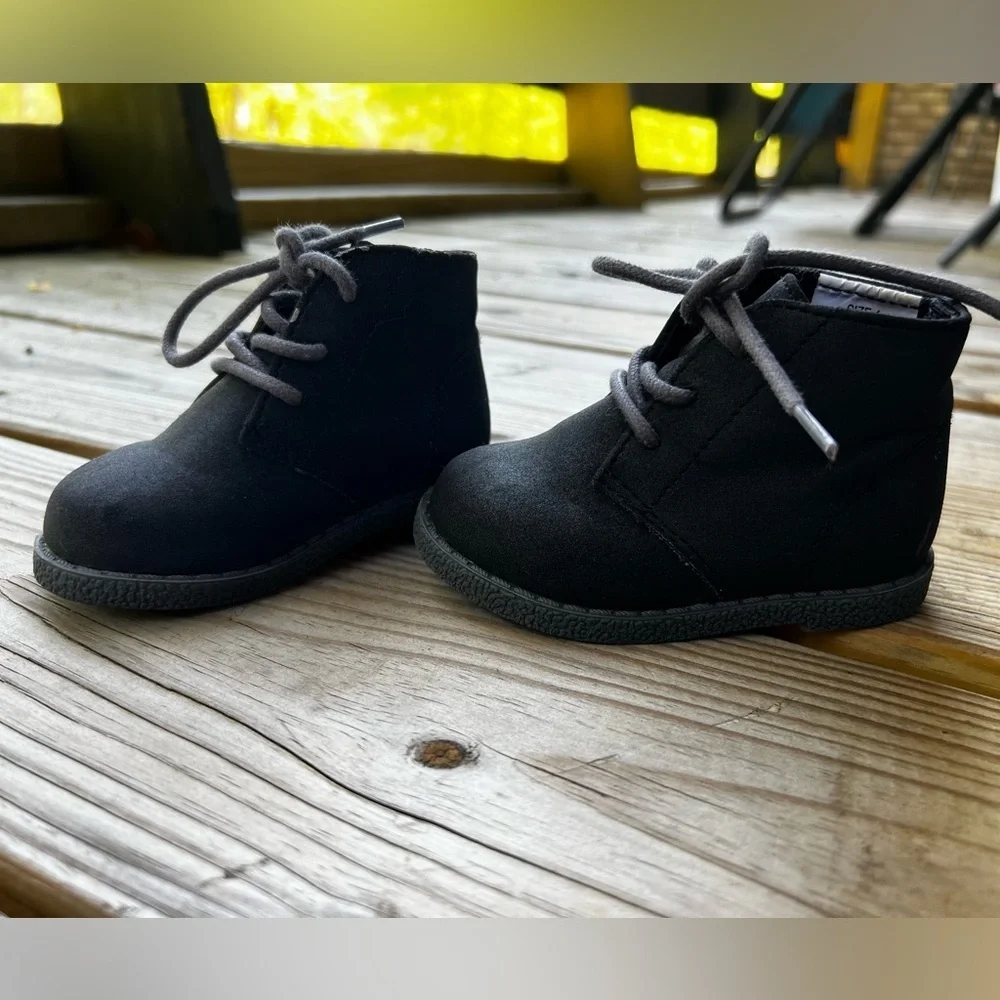 Baby infant size 4 Classic Black Kids Boots with laces